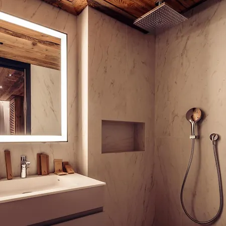 Antares Meribel & Apartment *